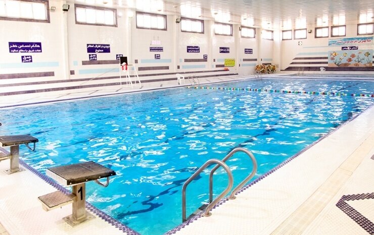 گازگرفتگی ۱۵ خانم در استخری در تبریز
