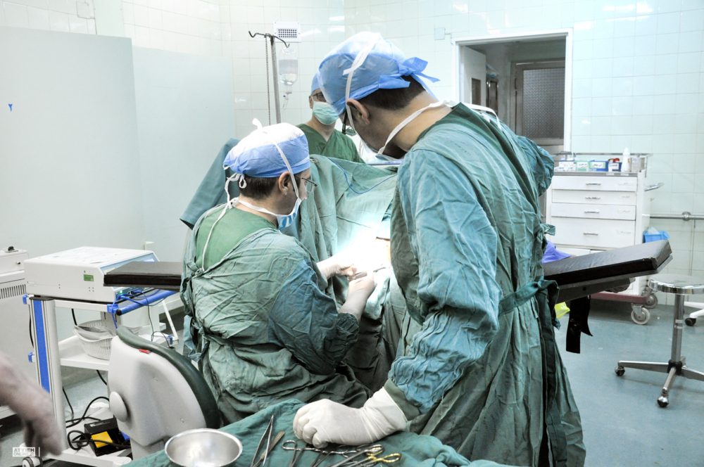 انتقال بیماران نیازمند به جراحی به بیمارستان فاطمه‌الزهرا (س) با بالگرد