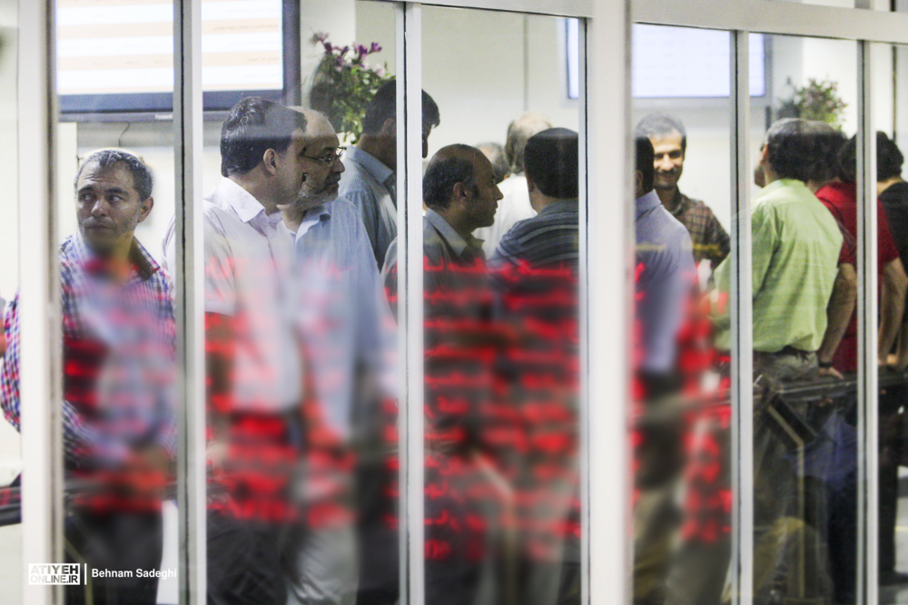 بورس در دره نزول گرفتار شده است