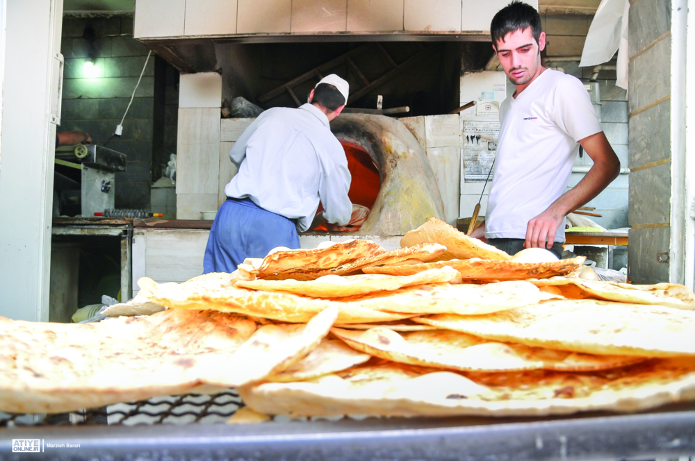 سرگردانی مردم لامرد برای تهیه نان
