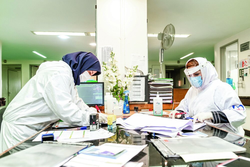 در خانه بمانیم تا کادر درمان از خانواده دور نمانند