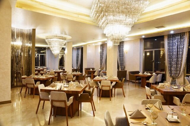 مجوز فعالیت رستوران ها در شهرهای قرمز فقط با ۲۰ درصد ظرفیت
