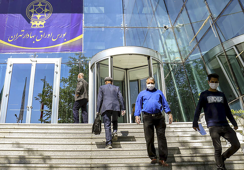 بورس در دور راهی؛ صعود یا نزول؟