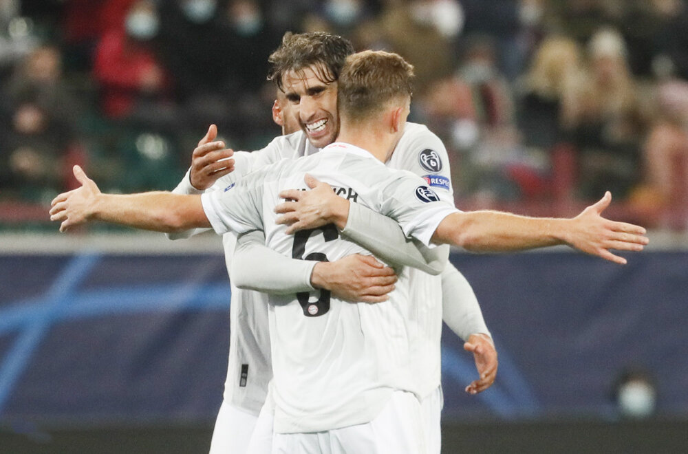 کرونا دیدار بایرن - بارسلونا را بدون تماشاگر کرد