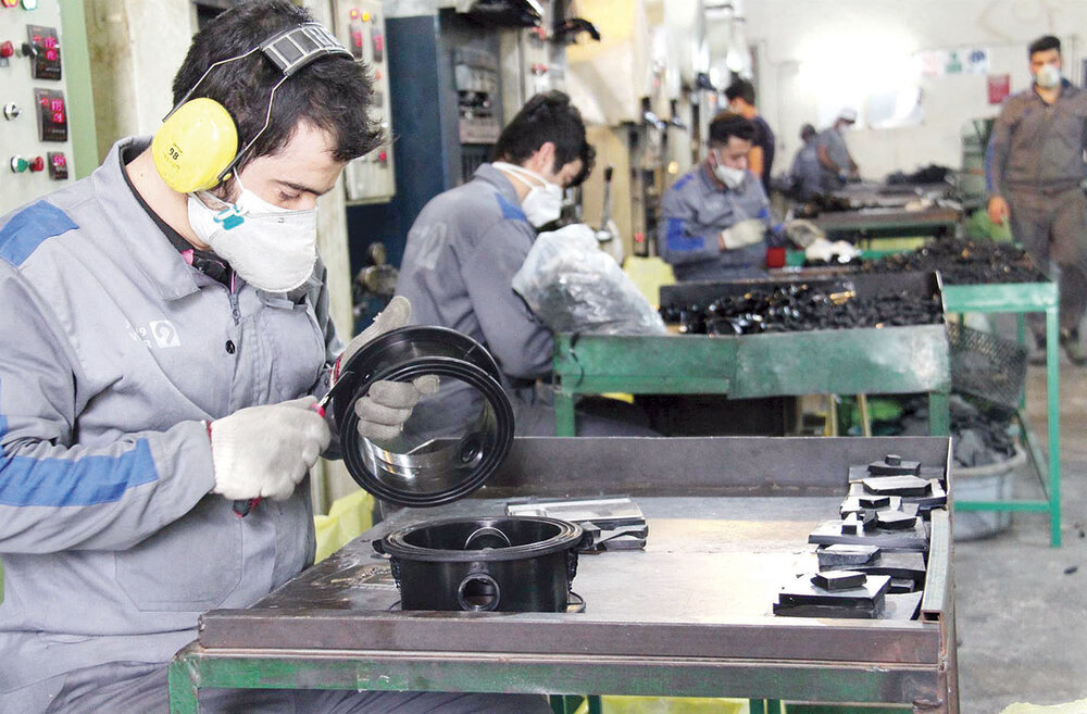 چه کسانی میتوانند از خدمات غیر حضوری بیمه اختیاری تامین اجتماعی استفاده کنند