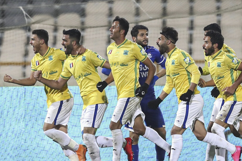 بازیکنان نفت آبادان بازهم اعتصاب کردند