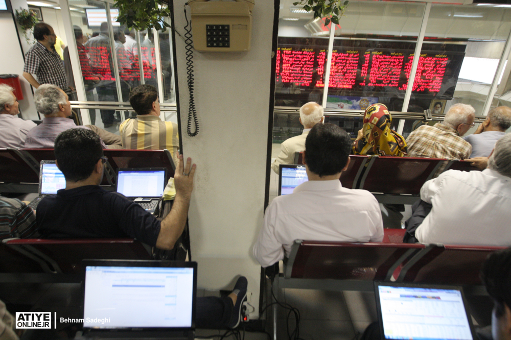 بورس تهران قفل در صف فروش!