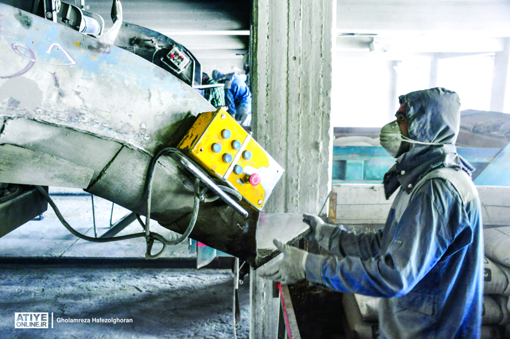 ضرورت احیا و بازگشت کارگران به کارخانه‌ها 