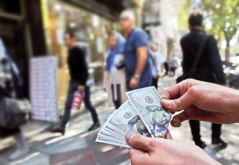 رانت ۲۰۰ هزار میلیاردی با ارز ۴۲۰۰ تومانی