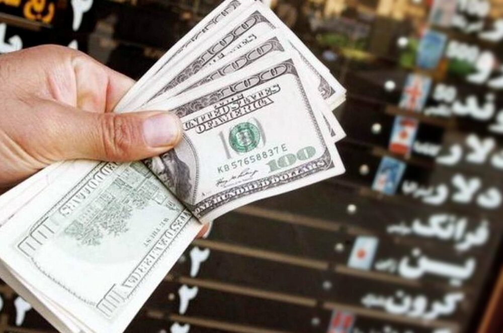 چندنرخی بودن ارز عامل فساد و التهاب اقتصادی است
