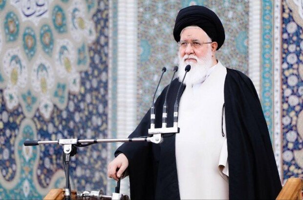 علم‌الهدی: از هنرمندان مطالبه شود برای نظام و انقلاب چه کرده‌اند؟