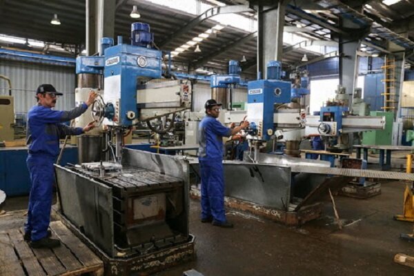 مالیاتی که کم شد و تولیدی که هنوز حمایت می‌طلبد