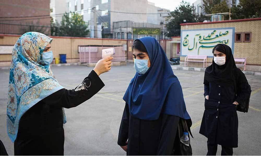 بازدید کارشناسان بهداشت از ۱۰۶۱ مدرسه استان گیلان
