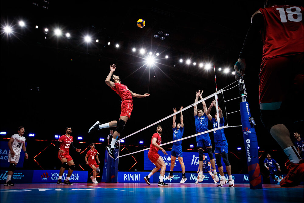 رقابت برای تعیین آخرین بازمانده‌ها در لیگ والیبال