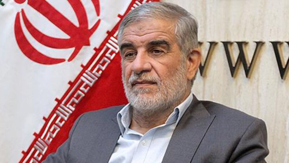 آیت‌الله رییسی با پرهیز از دوقطبی کردن جامعه به‌دنبال خدمت به مردم است