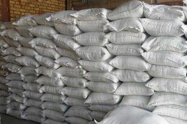 پلمب ۳ انبار کود شیمیایی احتکار شده در دلفان
