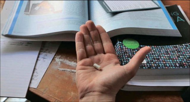 کاهشی‌بودن سن اعتیاد نگران‌کننده است 