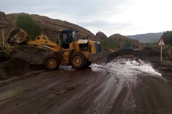 انسداد مسیر رفت و برگشت در محور هراز
