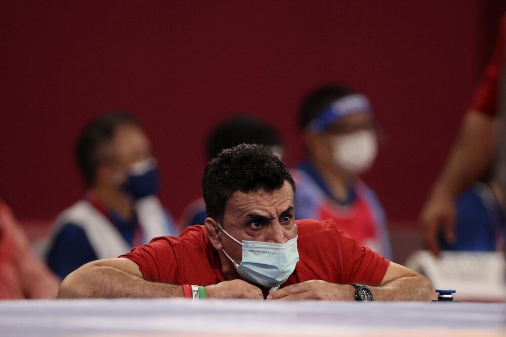 محمد بنا تماشاگر ویژه مسابقات کشتی فرنگی