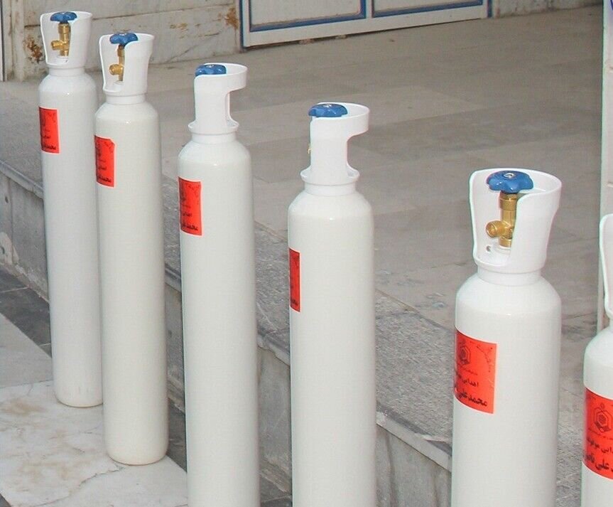 سه کپسول اکسیژن به بیماران شهر سه قلعه اهدا شد
