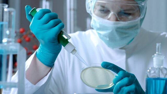 سنجش غلظت محلول‌ها با دستگاه ایران‌ساخت