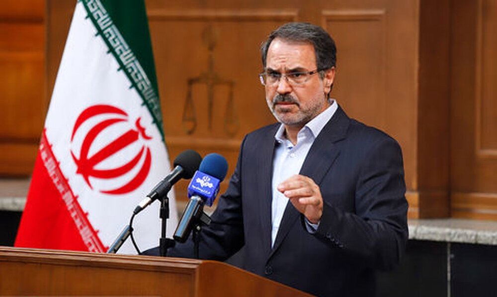 دستگاه قضایی در رسیدگی به گزارشات به مقام افراد توجه نمی‌کند