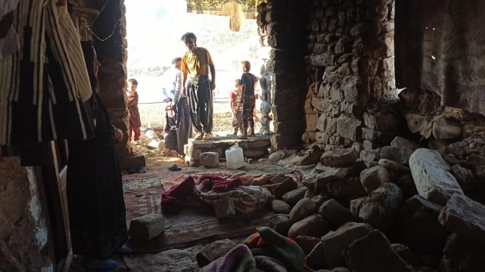 تمامی مسیرها باز و برق مناطق زلزله زده وصل است
