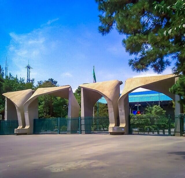 کاهش ۲۷.۷ درصدی دانشجویان در ایران