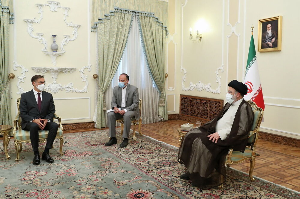 تاکید بر توسعه روابط با کشورهای آمریکای لاتین