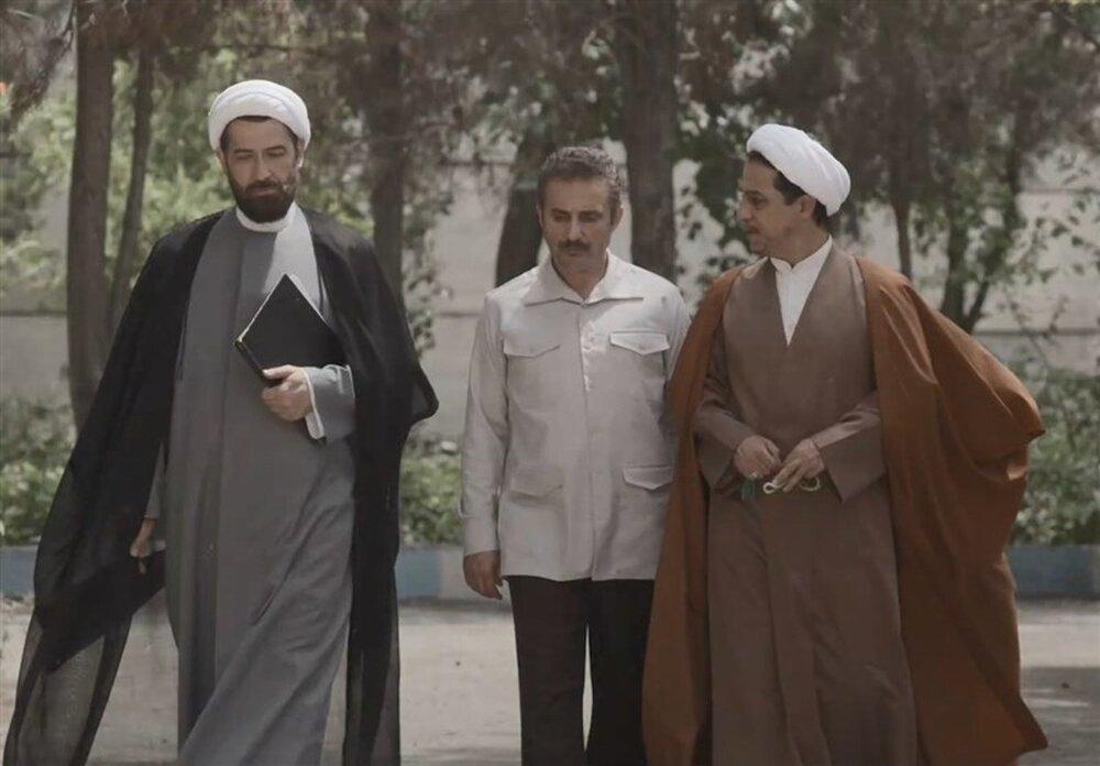 دست خالی تلویزیون در پاییز