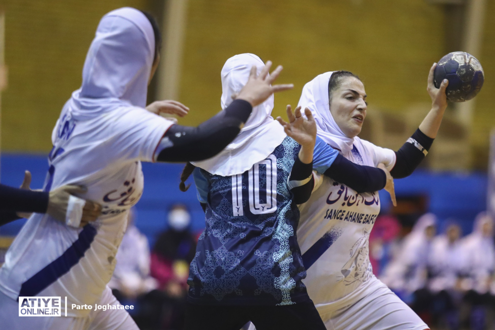 پایان روز نخست لیگ برتر هندبال با پیروزی تاسیسات