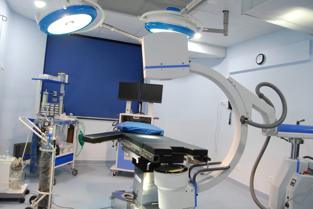 اجازه ورود کالاهای پزشکی مشابه داخل را نمی‌دهیم