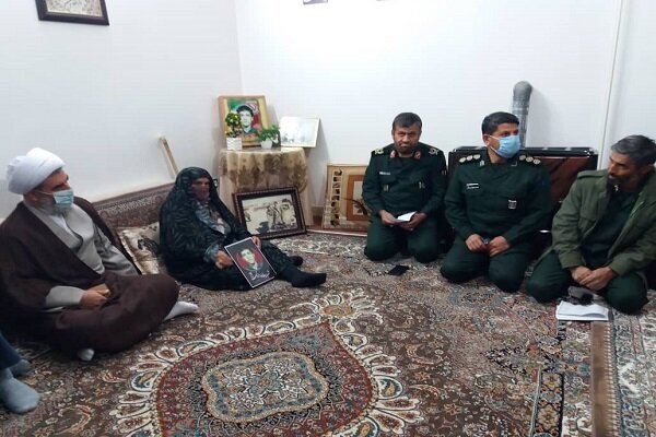 بازگشت از سفر ۳۸ ساله و پایان چشم انتظاری مادر
