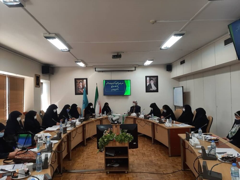 سومین نشست هیات اندیشه‌ورز زن و خانواده برگزار شد
