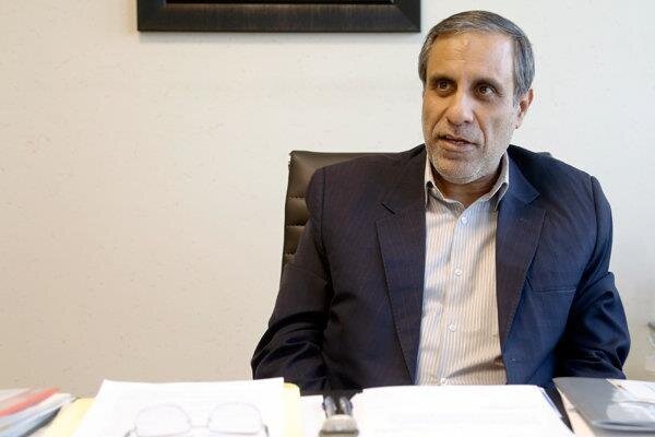 خدمات رسانی به روستاها متوقف نشود
