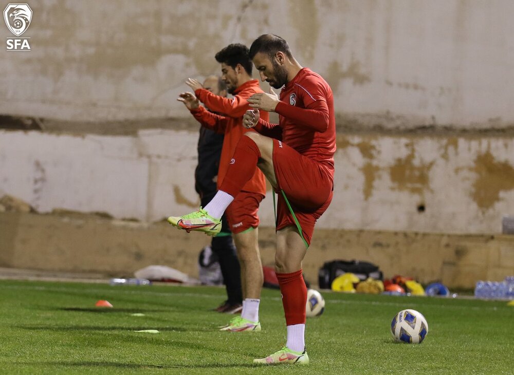 هافبک سوری به بازی با ایران رسید