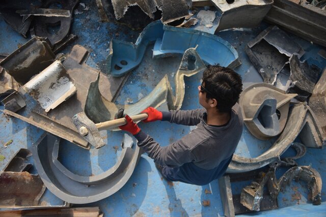 قالب‌های مجسمه‌های «هیچ» تناولی معدوم شد
