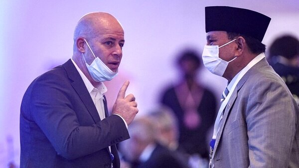 دیدار وزیر دفاع اندونزی با سفیر رژیم صهیونیستی در حاشیه نشست منامه