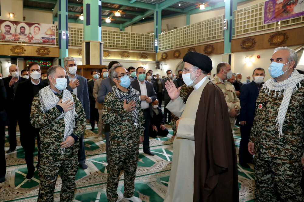 اصلاح نظام اداری با روحیه بسیجی ضروری است