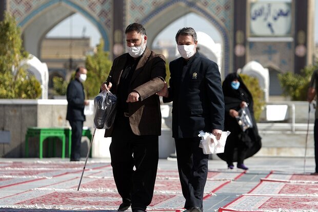 تشرف ۹۰ زائر نابینا و کم‌بینای کرمانی به حرم مطهر رضوی
