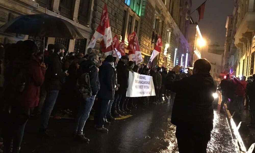 برگزاری تظاهرات در استانبول و آنکارا در پی سقوط ارزش لیر ترکیه