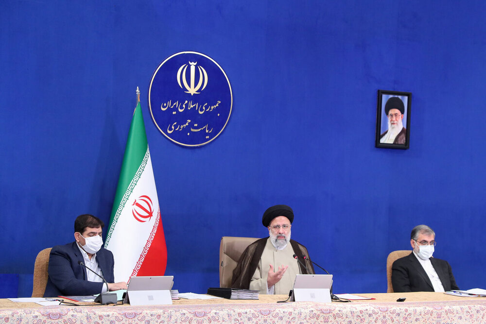 بررسی جزئیات بودجه در دولت/ تشکیل کمیته‌ای برای افزایش پلکانی حقوق کارکنان