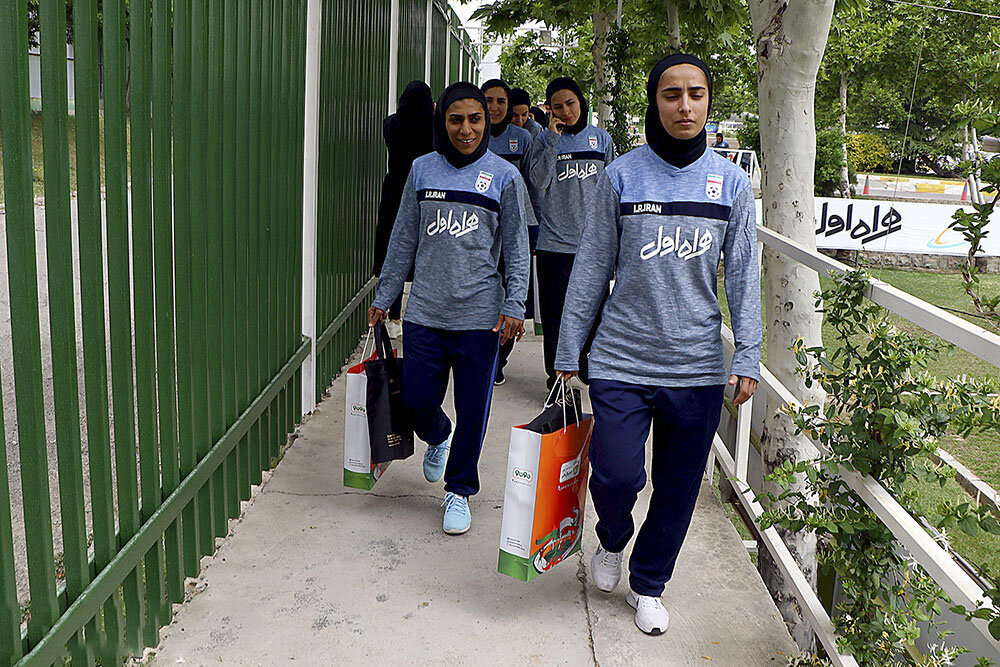 فدراسیون در برگزاری دیدارهای تدارکاتی تعلل می‌کند