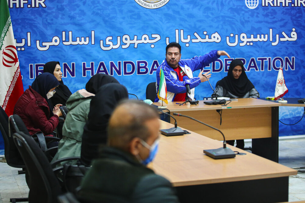 کادر فنی تیم ملی در نشست خبری حاضر شدند