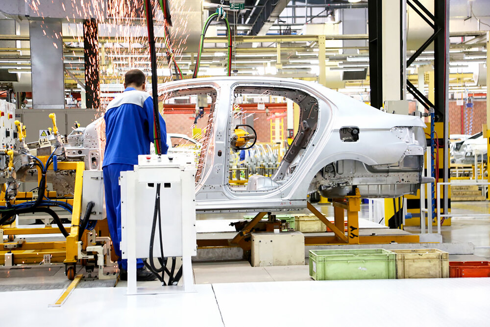 انحصار بازار خودرو باید از بین برود