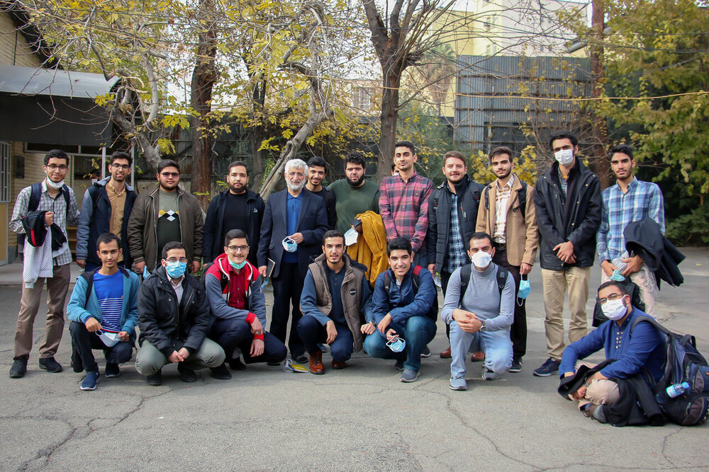 جلیلی: دانشجویان می‌توانند حصار تحریم را بشکنند