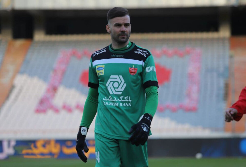 دروازه‌بان پرسپولیس از ایران رفت