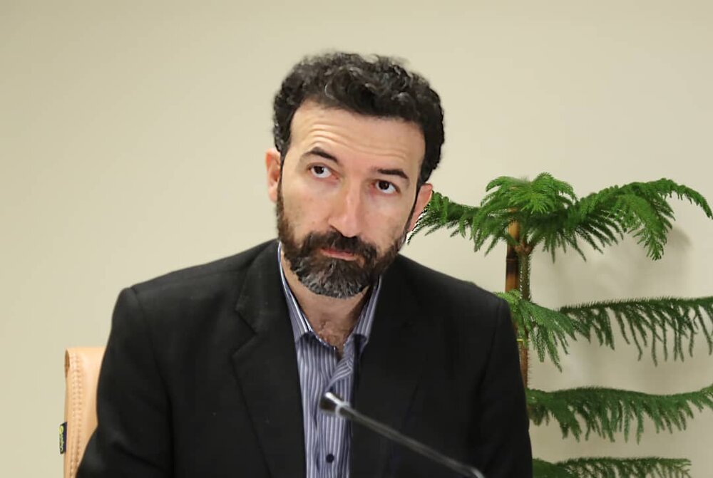 مشکل مردم با پشت میزنشینی مدیران حل نمی‌شود