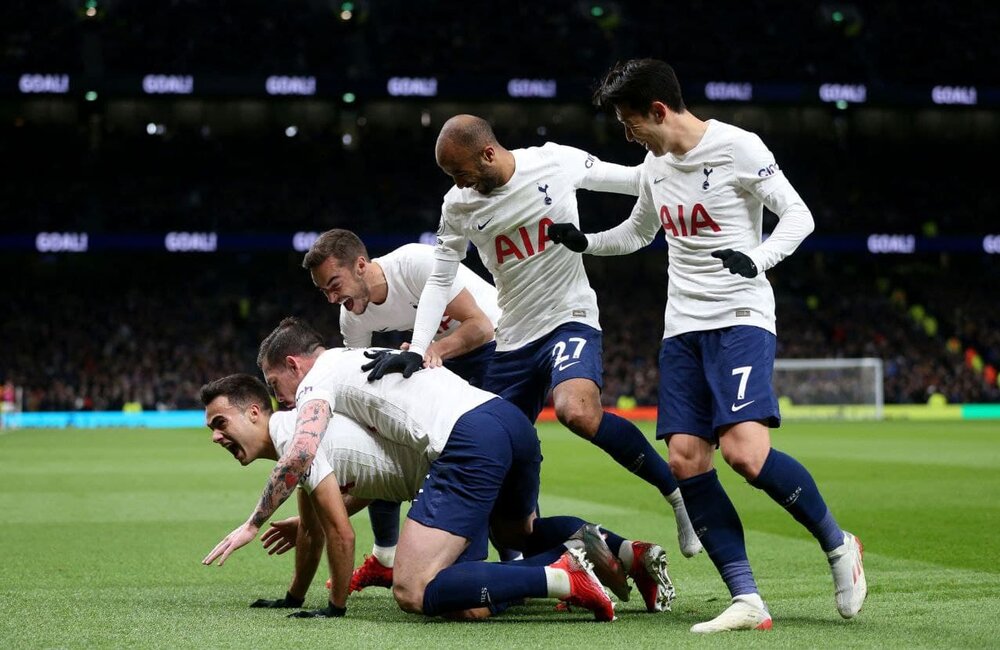 پیروزی لحظه آخری تاتنهام در لیگ برتر انگلیس
