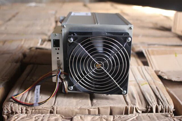 کشف ۱۳ دستگاه ماینر قاچاق در ساوجبلاغ
